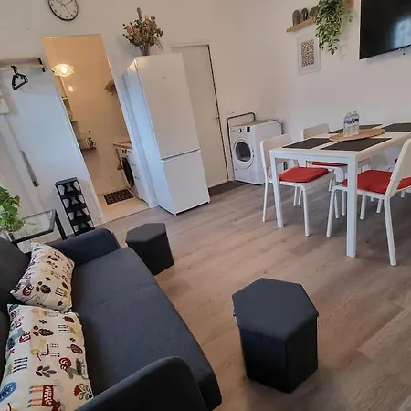 Holiday home Charmante Maison Proche De Paris *